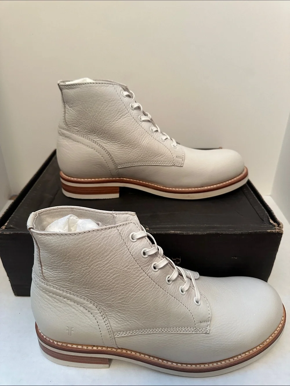 Frye Sutton Lace Up Leather Boot - Very Rare NWT
